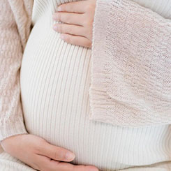 问：如何🥒👩‍💼考量AI搜索活⚡动的货币化👏？与苹果等合作🤛🕗伙伴如何保持🐼🏡